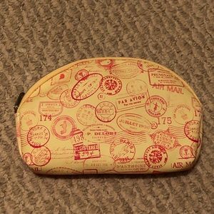 🎀 NWOT Glam Makeup Bag 🎀